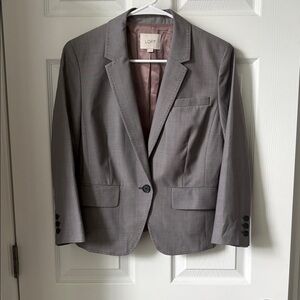 LOFT Light Gray Single-Button Women's Blazer with Notch Lapel